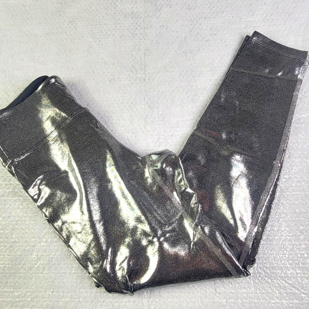 Heroine Sport Marvel Leggings Pants Platinum Size Medium NWT Discontinued Color